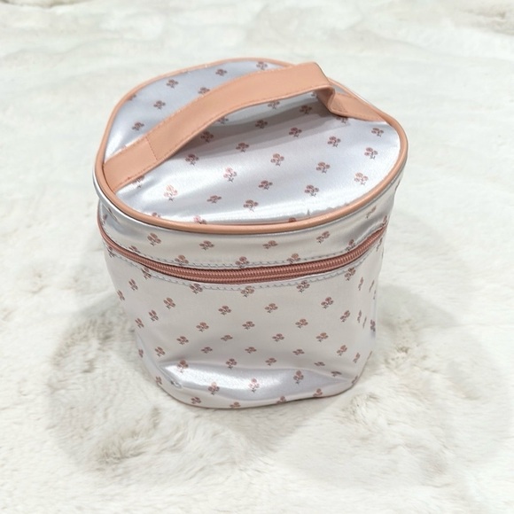 NEW Round Cosmetic Case Floral - Picture 1 of 3